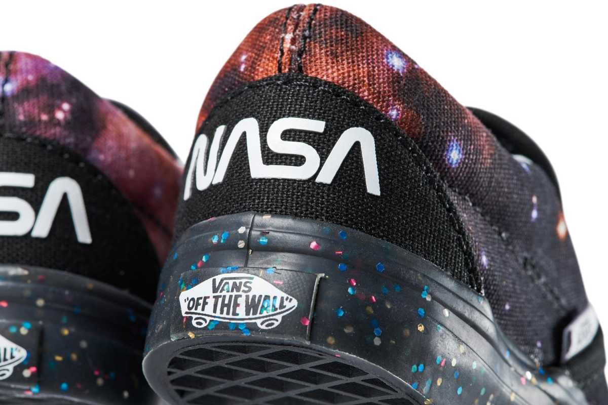 sepatu vans nasa